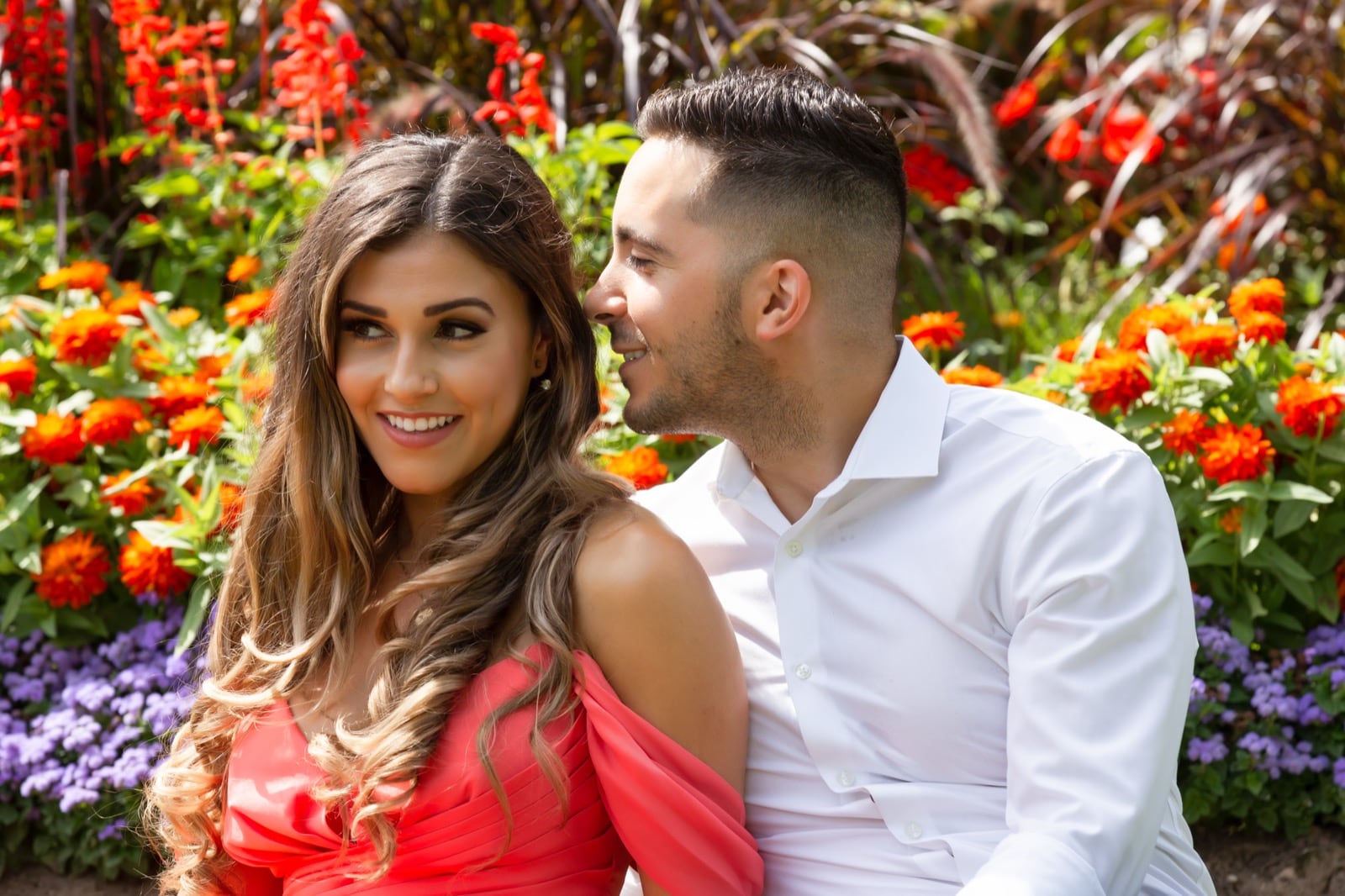 Spring Engagement Sessions in Oakville and Mississauga: The Perfect Season for Stunning Photos